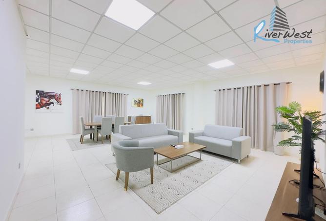 963277 - Property Image 2