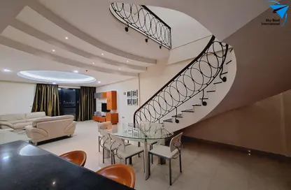 Duplex - 4 Bedrooms - 4 Bathrooms for rent in Al Juffair - Capital Governorate