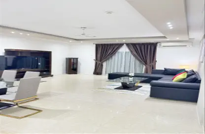 Apartment - 3 Bedrooms - 3 Bathrooms for rent in Busaiteen - Muharraq Governorate