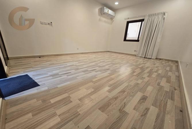 979685 - Property Image 2