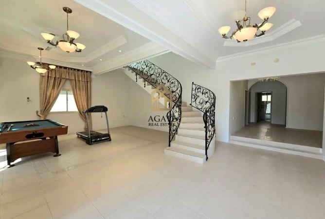 977704 - Property Image 2