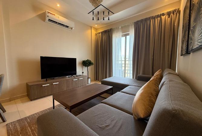 932852 - Property Image 2