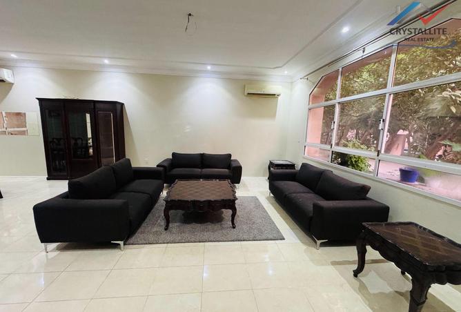 988471 - Property Image 3