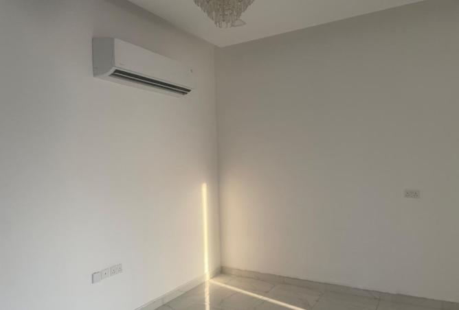 955395 - Property Image 3