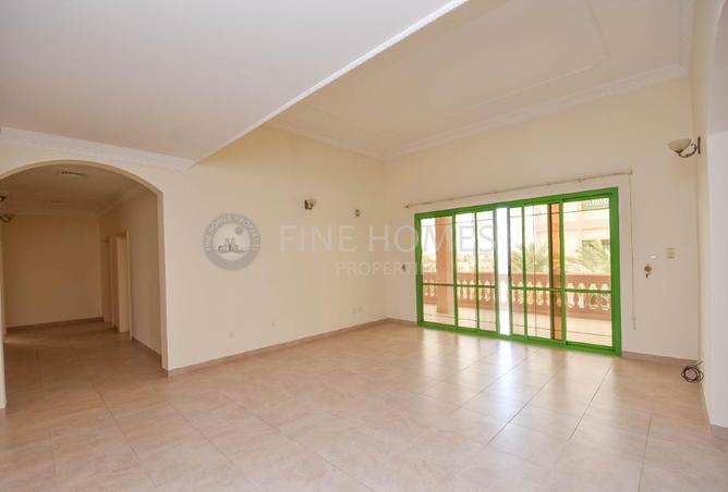 985814 - Property Image 2