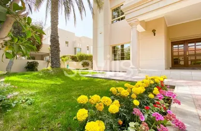 Garden image for: Villa - 5 Bedrooms - 6 Bathrooms for rent in Janabiya - Northern Governorate, Image 1