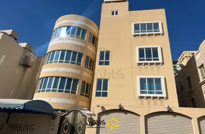 عمارة بالكامل - 8 غرف نوم - 8 حمامات للبيع في الجفير - محافظة العاصمة