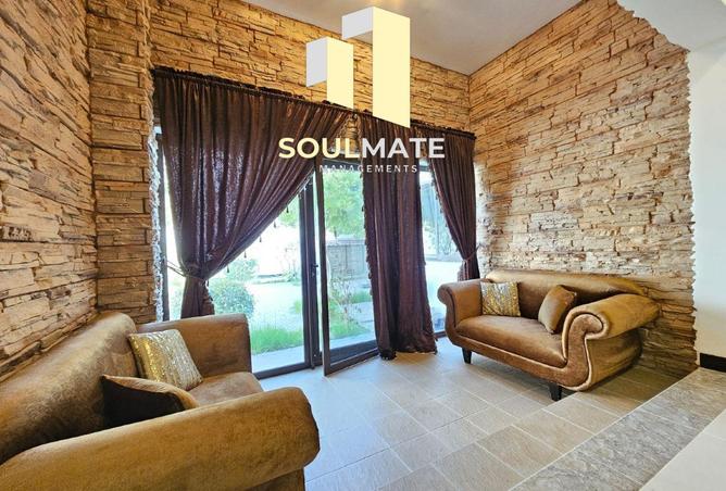 972467 - Property Image 2