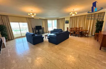 Apartment - 3 Bedrooms - 3 Bathrooms for rent in Al Juffair - Capital Governorate