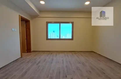 Apartment - 3 Bedrooms - 2 Bathrooms for rent in Sanabis - Manama - Capital Governorate