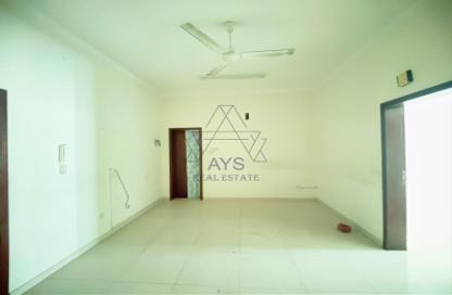 Apartment - 2 Bedrooms - 2 Bathrooms for rent in Muharraq - Muharraq Governorate