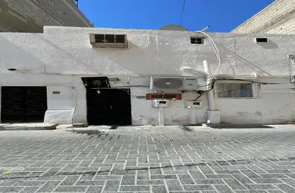 Villa - 5 Bedrooms - 2 Bathrooms for sale in Muharraq - Muharraq Governorate