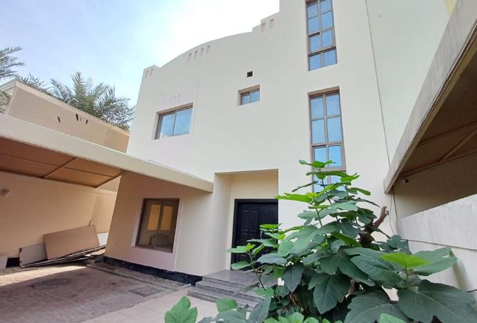 975692 - Property Image 2