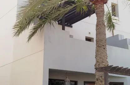 فيلا - 4 غرف نوم - 5 حمامات للايجار في أمواج - المحرق