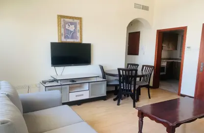 Apartment - 2 Bedrooms - 2 Bathrooms for rent in Mahooz - Manama - Capital Governorate
