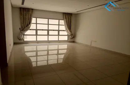 Apartment - 2 Bedrooms - 3 Bathrooms for rent in Busaiteen - Muharraq Governorate