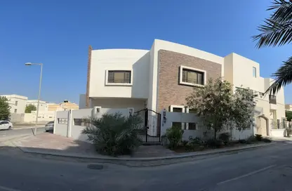 فيلا - 2 غرف نوم - 4 حمامات للبيع في توبلي - المحافظة الوسطى