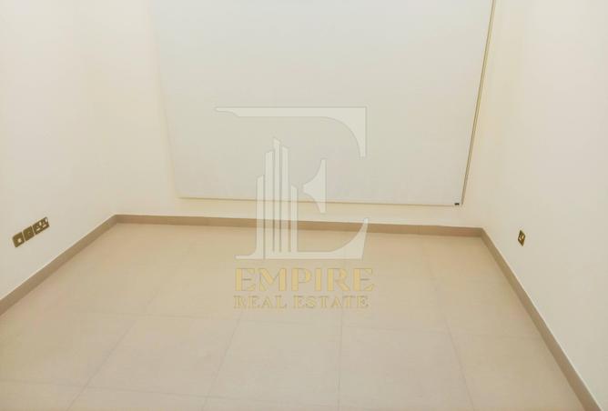 978389 - Property Image 2