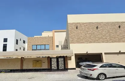 فيلا - 6 غرف نوم - 8 حمامات للبيع في توبلي - المحافظة الوسطى