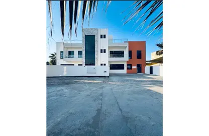 Whole Building - Studio - 7 Bathrooms for rent in Saar - Northern Governorate