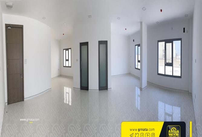 737395 - Property Image 2