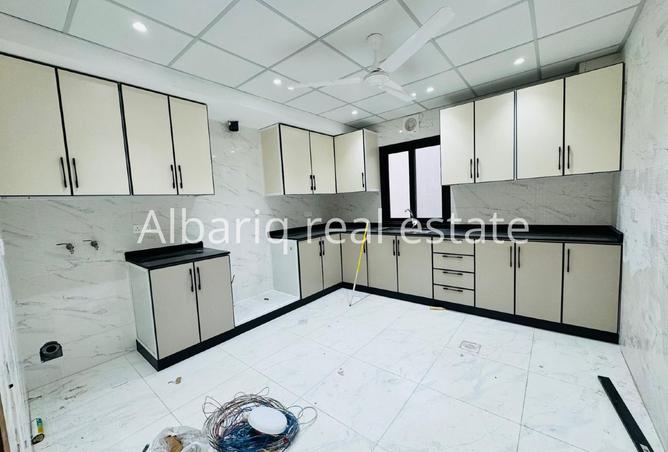 984229 - Property Image 2