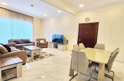 Living / Dining Room image for: Apartment - 2 Bedrooms - 3 Bathrooms for rent in Busaiteen - Muharraq Governorate, Image 1