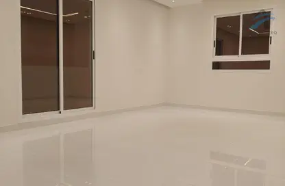 شقة - 5 غرف نوم - 5 حمامات للبيع في الحد - المحرق