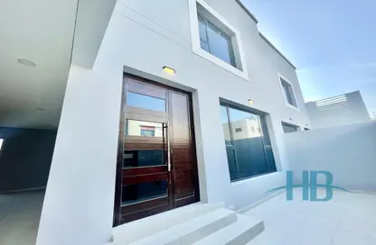 Villa - 5 Bedrooms - 6 Bathrooms for sale in Busaiteen - Muharraq Governorate