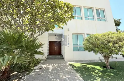 Compound - 4 Bedrooms - 5 Bathrooms for rent in Saar - Northern Governorate