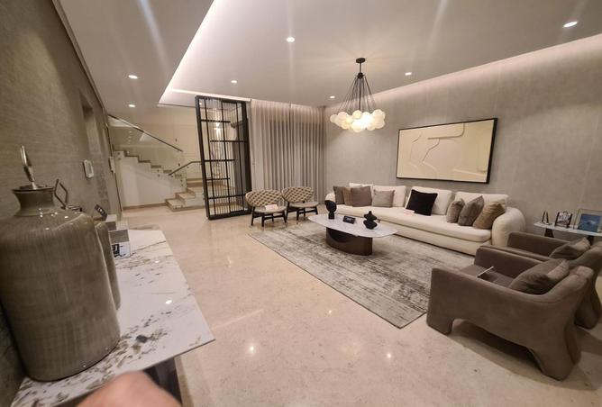 981738 - Property Image 2