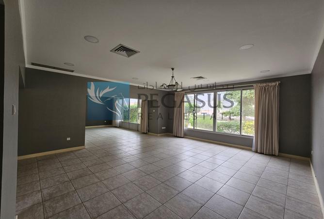 891223 - Property Image 2