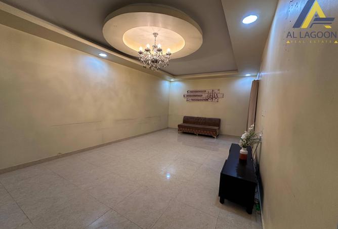 976528 - Property Image 2