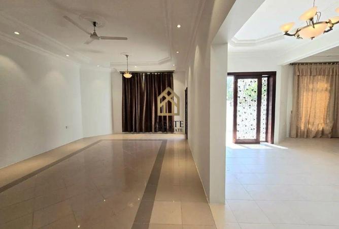 977704 - Property Image 3