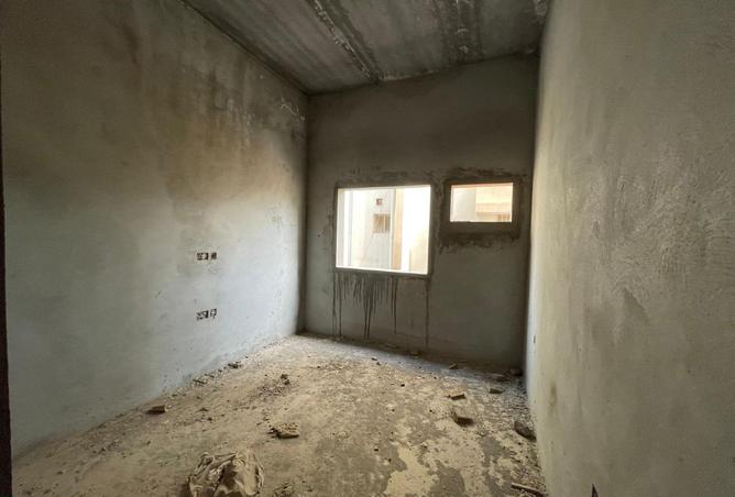 983676 - Property Image 2