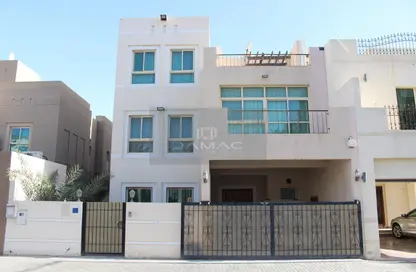 فيلا - 6 غرف نوم - 8 حمامات للبيع في الجنبية - المحافظة الشمالية