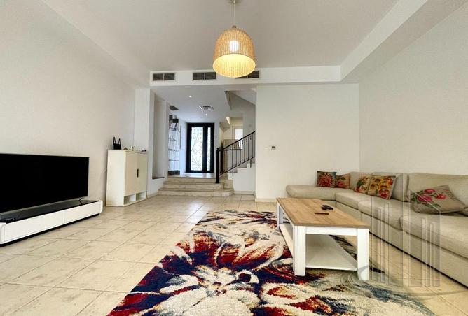 987010 - Property Image 2