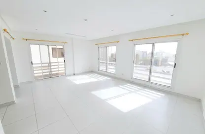 Apartment - 2 Bedrooms - 2 Bathrooms for rent in Adliya - Manama - Capital Governorate