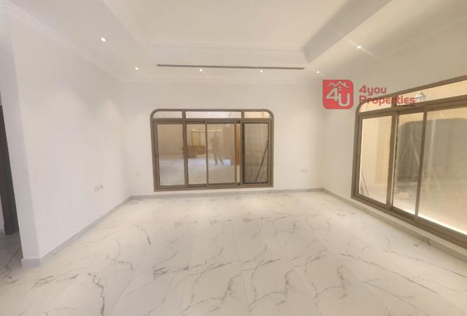 975691 - Property Image 3