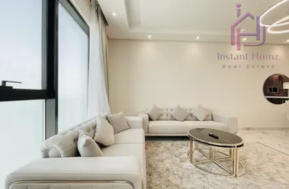 Apartment - 3 Bedrooms - 3 Bathrooms for rent in Al Juffair - Capital Governorate