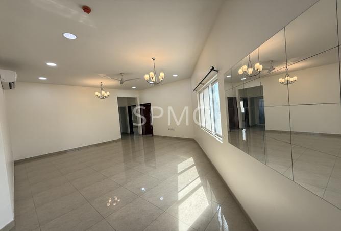 963752 - Property Image 2