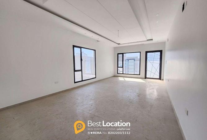 987346 - Property Image 2