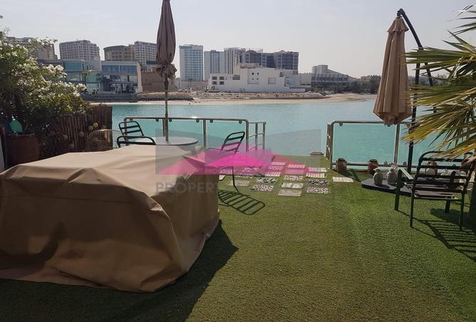 944928 - Property Image 2