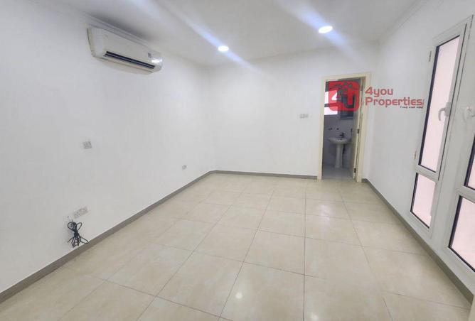 960933 - Property Image 2