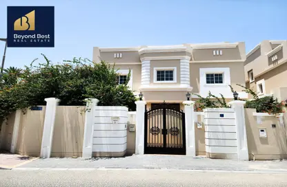Villa - 5 Bedrooms - 6 Bathrooms for rent in Al Juffair - Capital Governorate