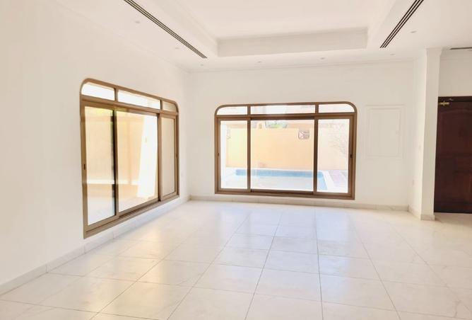 971542 - Property Image 2