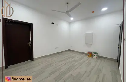 Apartment - 2 Bedrooms - 2 Bathrooms for rent in Galali - Muharraq Governorate