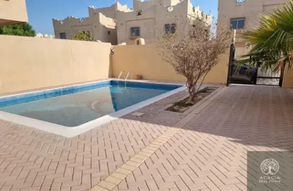 Compound - 4 Bedrooms - 6 Bathrooms for rent in Saar - Northern Governorate
