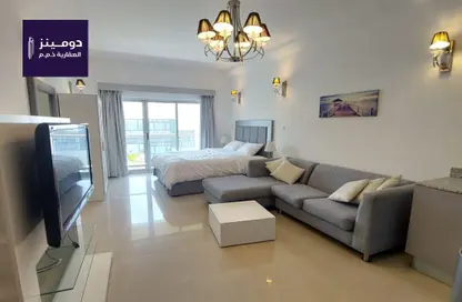 Living Room image for: Apartment - 1 Bathroom for rent in Amwaj Avenue - Amwaj Islands - Muharraq Governorate, Image 1