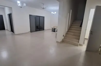 فيلا - 5 غرف نوم - 5 حمامات للايجار في ديرة العيون - ديار المحرق - المحرق